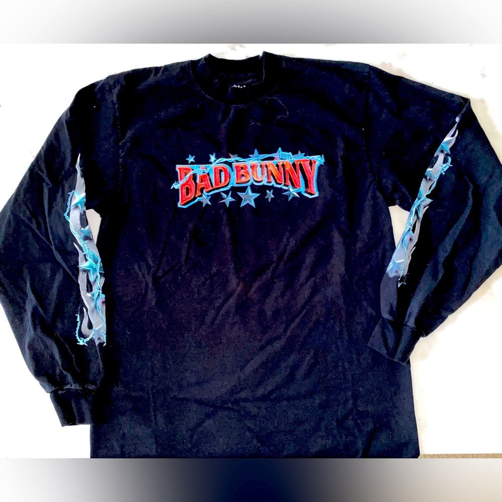 BAD BUNNY
2022 EL ULTIMO
DEL MUNDO LAS VEGAS
MGM GARDEN
(S) LONG SLEEVE - BLK